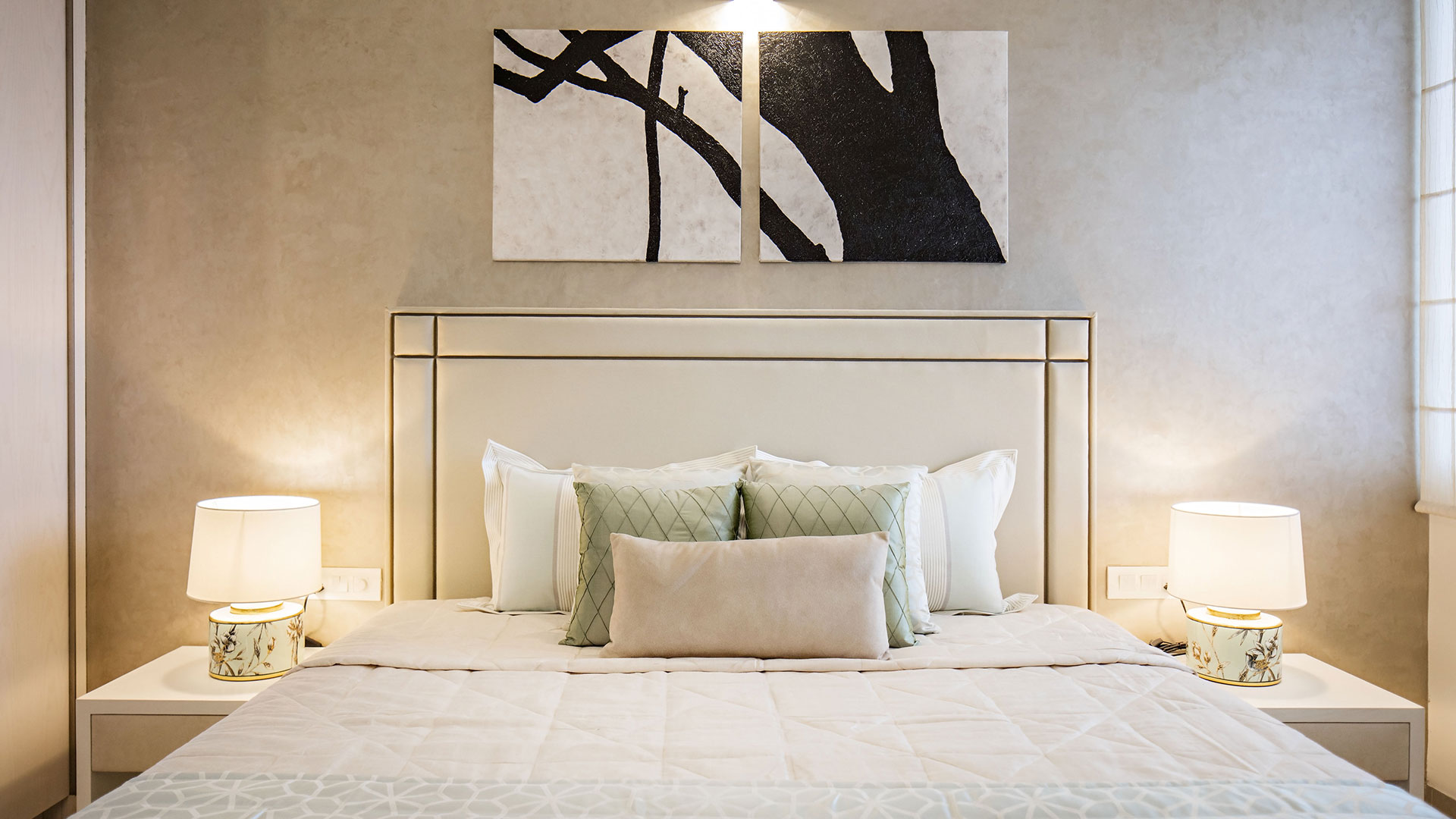 Featured Image of Prestige Park Street Gallery